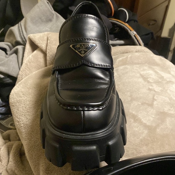 very clean other than that only creases visible on the pictures message for info - Picture 4 of 7